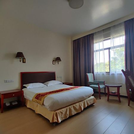 Soluxe Club International Hotel Найроби Экстерьер фото