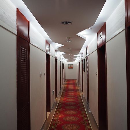 Soluxe Club International Hotel Найроби Экстерьер фото