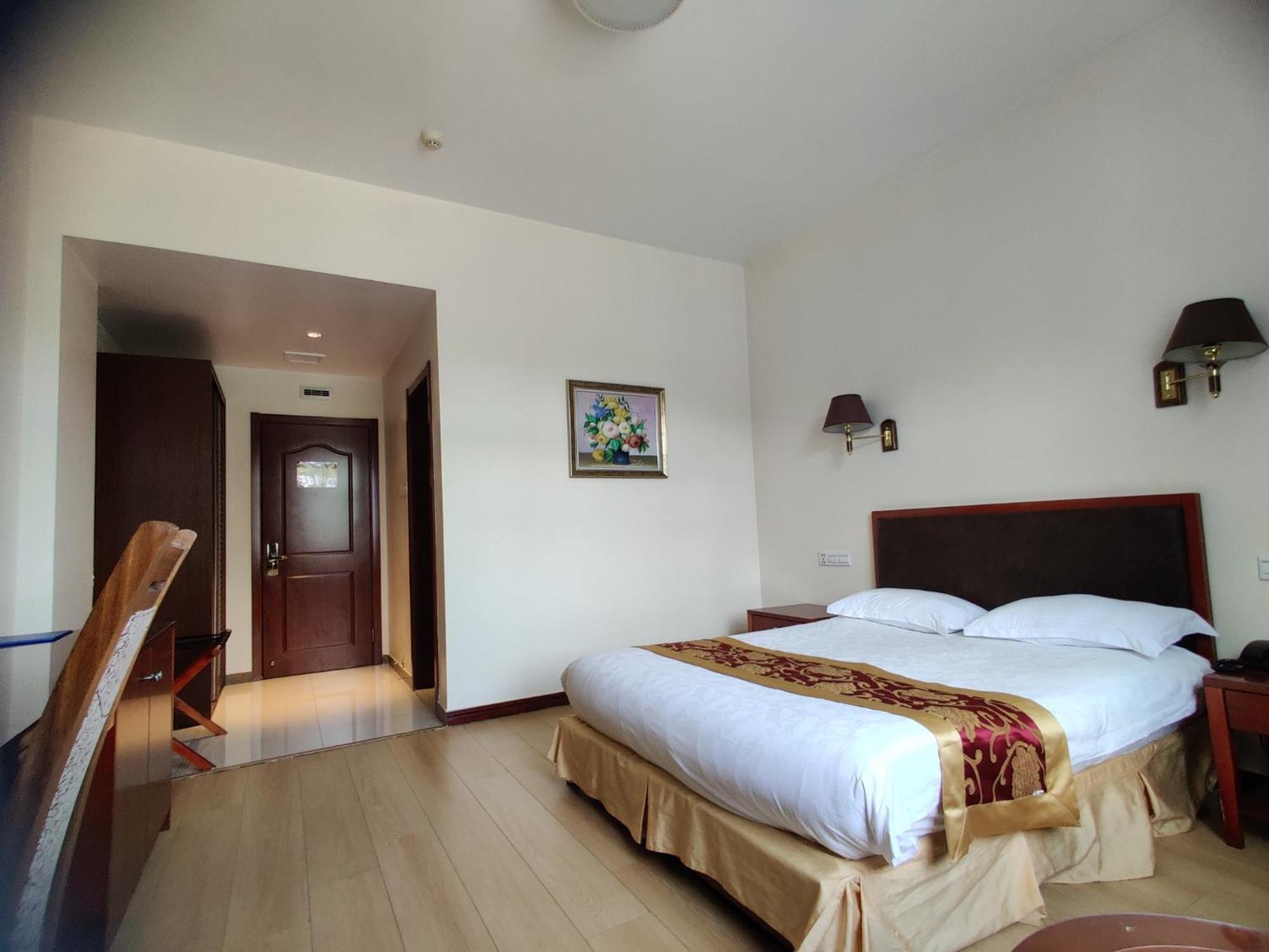 Soluxe Club International Hotel Найроби Экстерьер фото