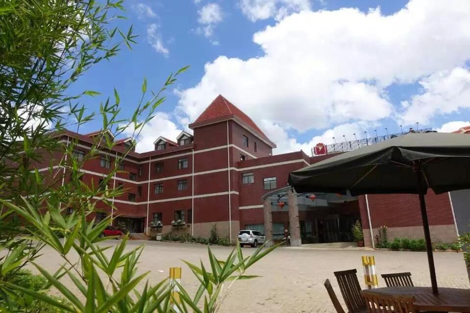 Soluxe Club International Hotel Найроби Экстерьер фото