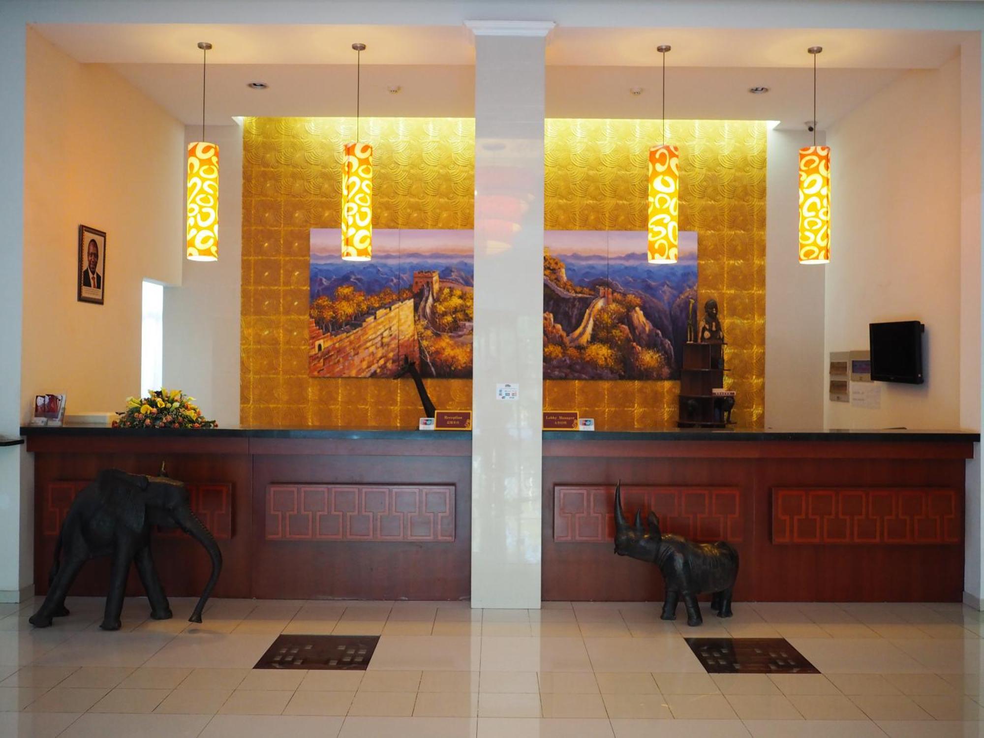 Soluxe Club International Hotel Найроби Экстерьер фото