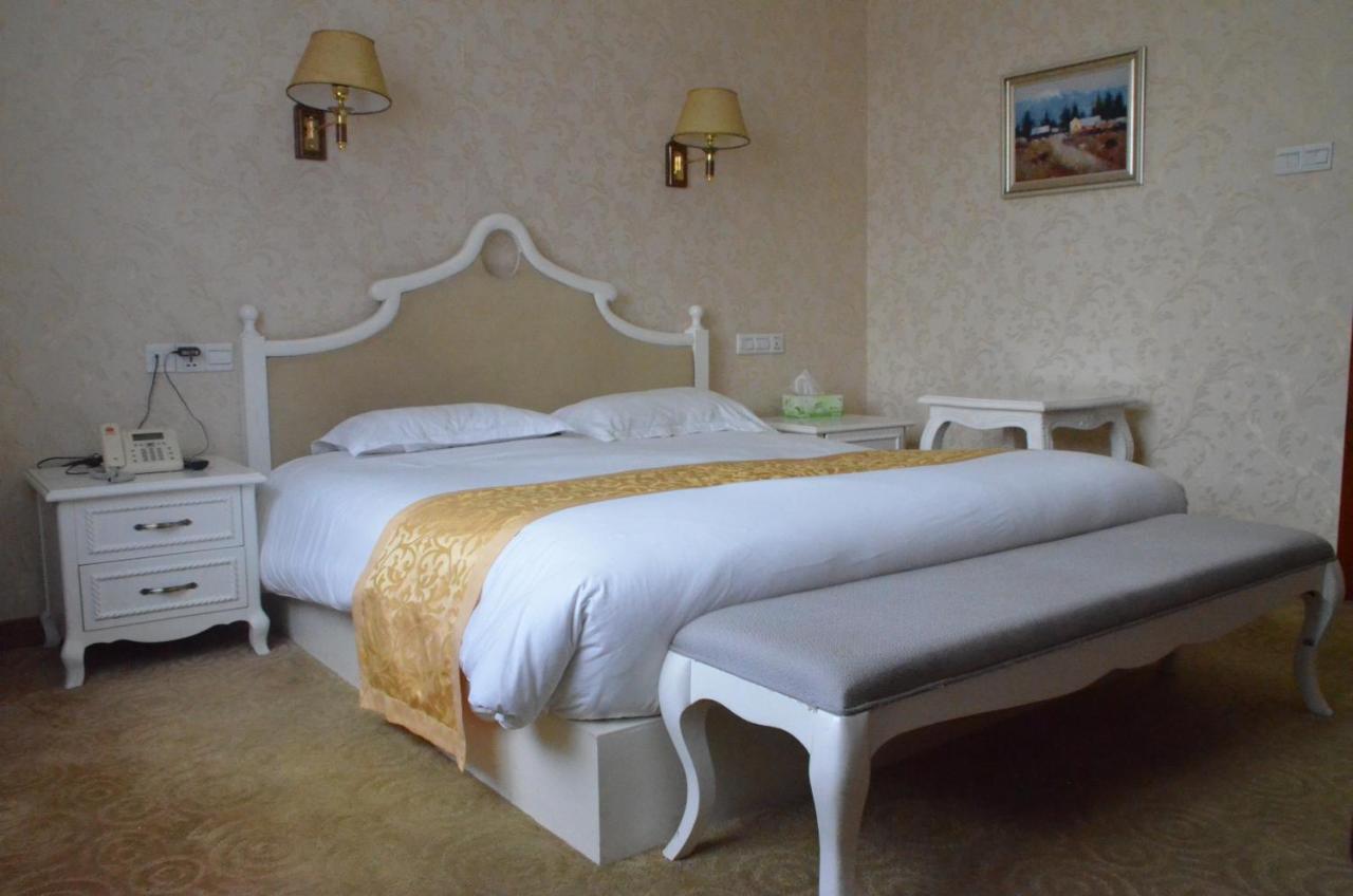 Soluxe Club International Hotel Найроби Экстерьер фото