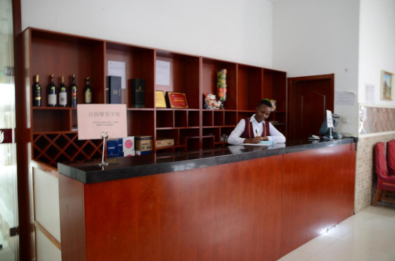 Soluxe Club International Hotel Найроби Экстерьер фото